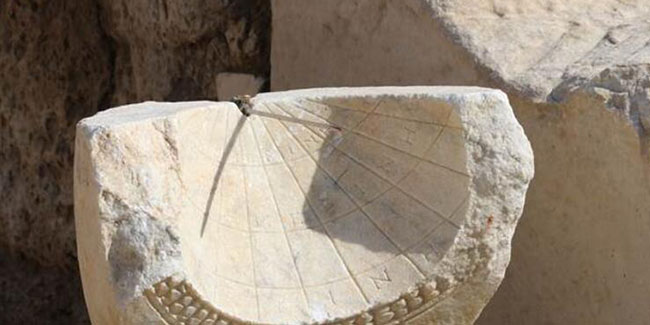 Laodikya'da 2 bin yıllık güneş saati bulundu!