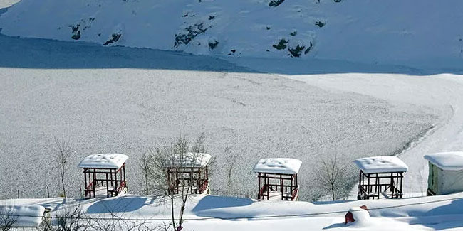 Hakkari'de Dilimli Barajı dondu