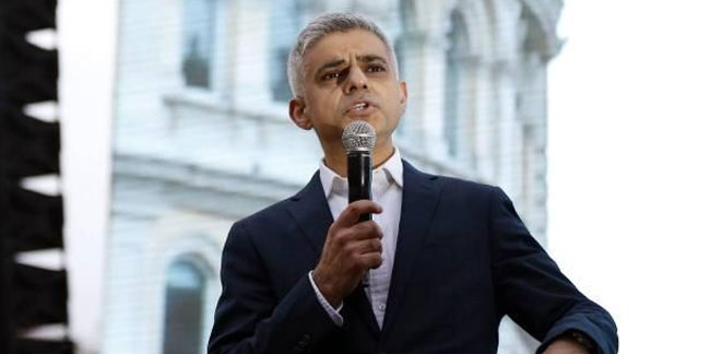 Londra'da Müslüman aday ikinci kez belediye başkanlığını kazandı