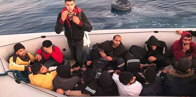 Bodrum'da 53 kaçak göçmen lastik botta yakalandı