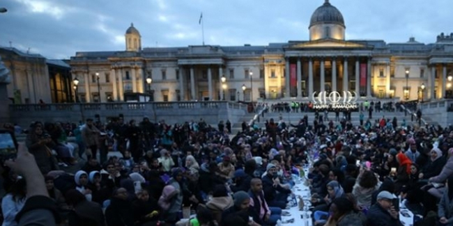 İngiltere'nin en meşhur meydanında son iftar