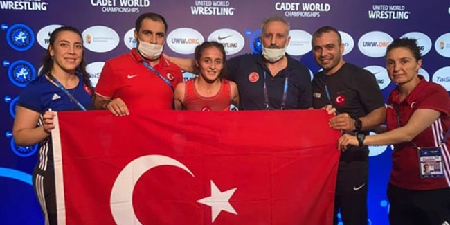Milli Güreşçi Selvi İlyasoğlu Dünya Şampiyonu oldu