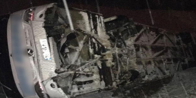 Erzincan’da yolcu otobüsü devrildi: Çok sayıda yaralı var