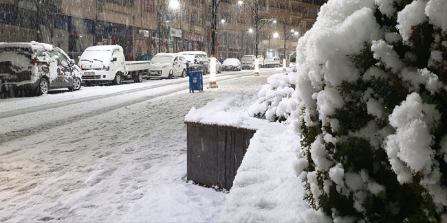 Etkili kar yağışı vatandaşları sokağa döktü