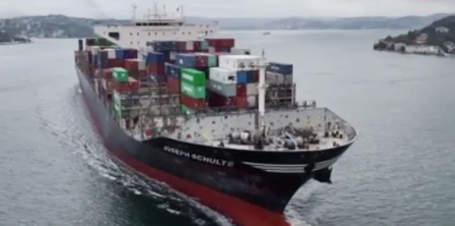 Ukrayna'dan gelen tahıl gemisi Rusya'ya rağmen İstanbul Boğazı'nda!