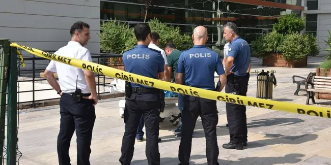Antalya'da hastane bahçesindeki bankta ölü bulundu