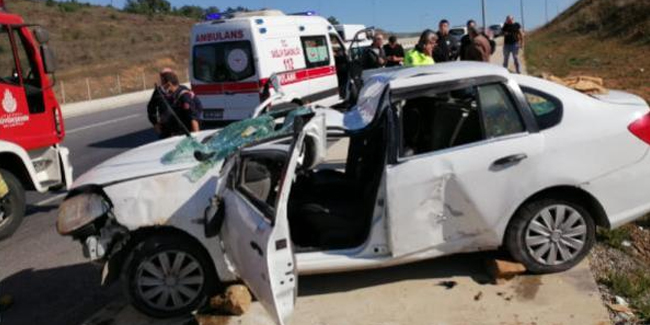 Tuzla'da otomobil takla attı: 2 kişi yaralandı