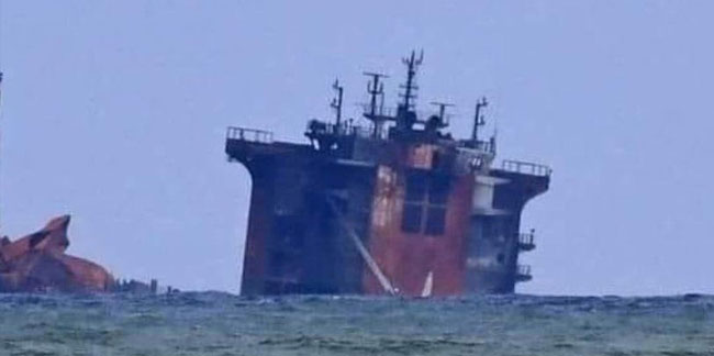 750 ton akaryakıt taşıyan gemi battı: Türk mürettebat kurtarıldı