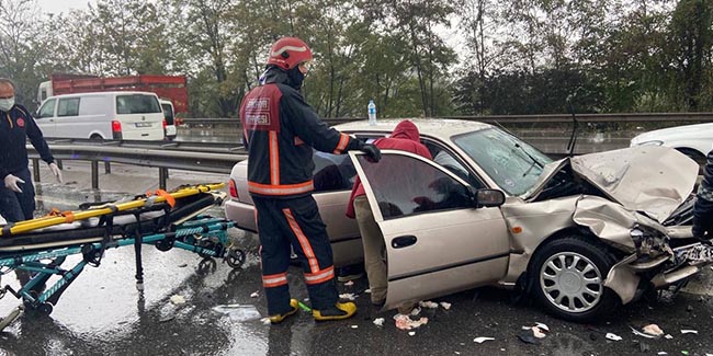 TEM’de 27 aracın karıştığı kazada 17 kişi yaralandı