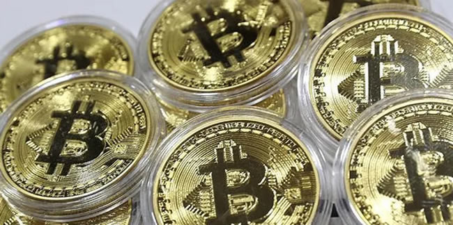 Bitcoin’de yeni zirve 56 bin 425 dolar