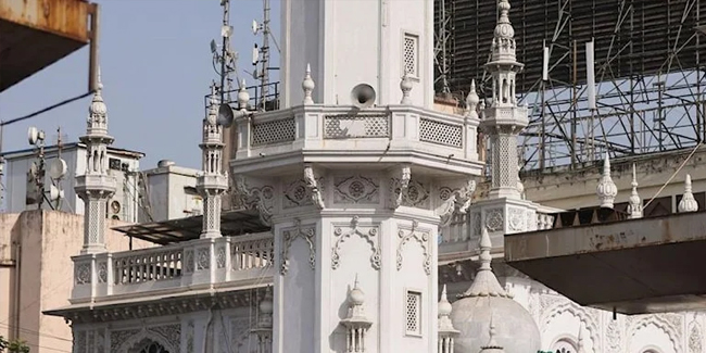 Hindistan’da gerilim: Camilerin sesini kıstırdılar