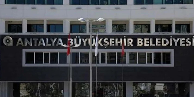 Antalya'da belediyeye girişler sınırlandırıldı