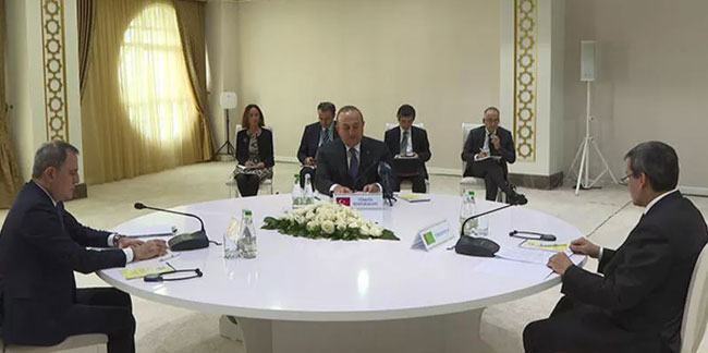 Bakan Çavuşoğlu, Türkiye-Azerbaycan-Türkmenistan Üçlü Dışişleri Bakanları Toplantısı’na katıldı