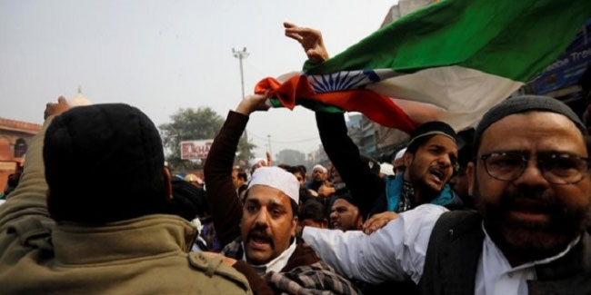 Hindistan'da vatandaşlık yasası karşıtı gösterilerde ölü sayısı 17 oldu