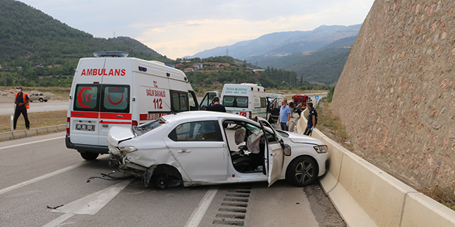 Amasya’da feci kaza: Anne ve 2 oğlu öldü, baba ve oğlu yaralı