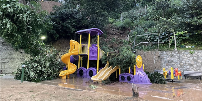 Rize’de çocuk parkında toprak kayması