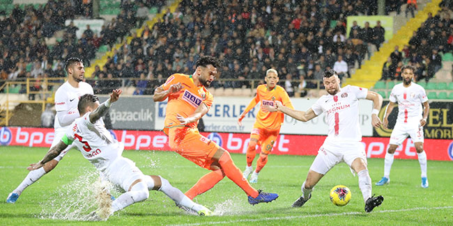 Antalyaspor'da 8 haftalık 3 puan hasreti