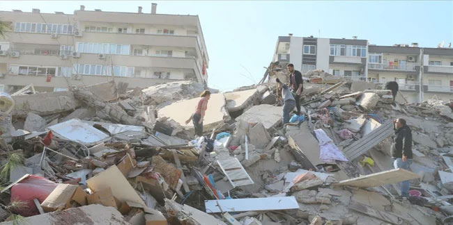 İzmir depreminde yıkılan iki bina 'tescilli çürük'