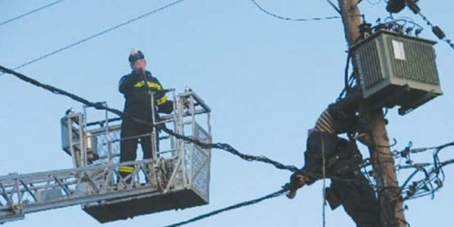 Yunanistan’da facia: 20 bin volt elektrik akımına kapılan üç işçi öldü