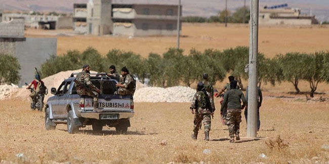 Arap aşiretleri, Deyrizor'da 3 köyü teröristlerden arındırdı!