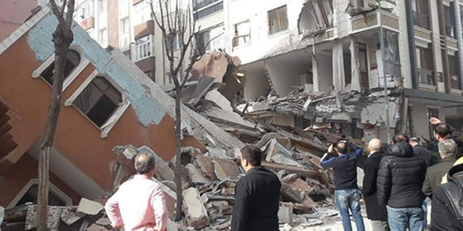 İstanbul'da 7 katlı bir bina çöktü!
