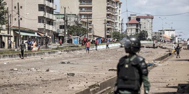 Gine'nin başkentinde silah sesleri: Ordu sokakta