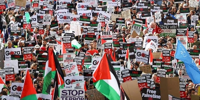 Londra’da on binler Filistin için yürüdü
