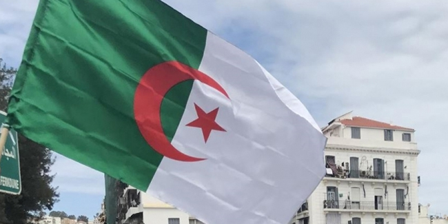 Cezayirli milletvekilleri, İsrail'le normalleşmeyi suç sayan yasa tasarısını Ulusal Halk Meclisine sundu