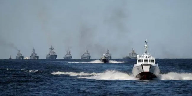 Rus savaş gemileri Karadeniz'e indi!