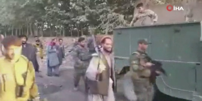 Taliban Afganistan'da bir vilayet merkezini daha ele geçirdi