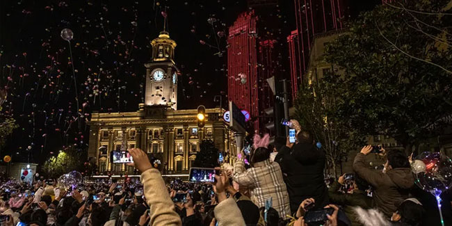 Koronanın ortaya çıktığı Wuhan’da binlerce kişi yılbaşını kutladı