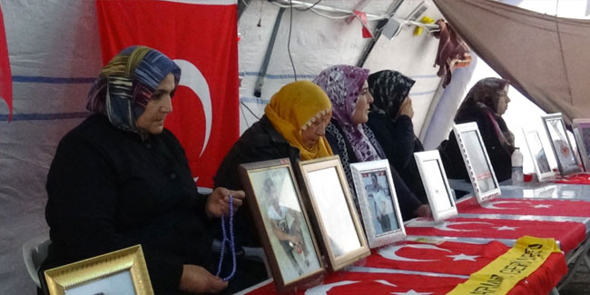 HDP önündeki ailelerin evlat nöbeti 108’inci gününde