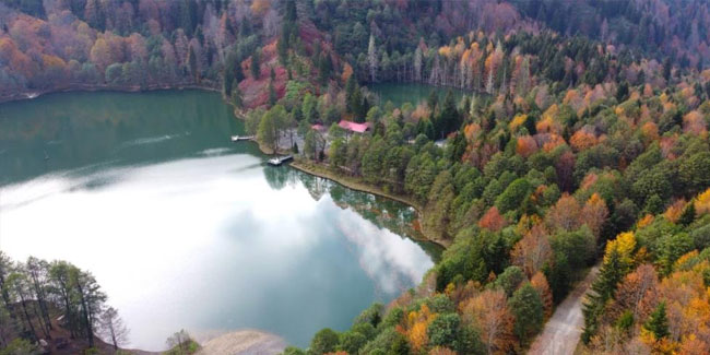 Borçka Karagöl'den sonbahar manzaraları