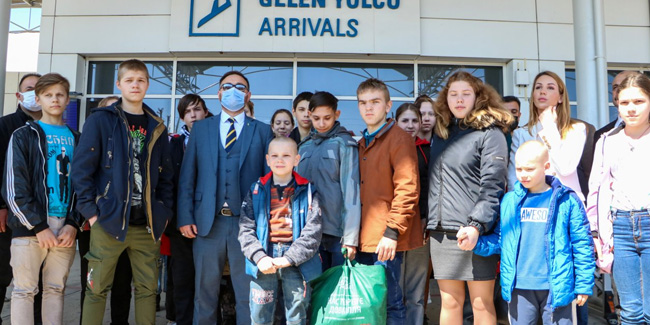Ukraynalı yetim çocuklar Antalya'ya geldi