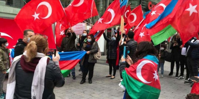 Almanya'da yaşayan Türkler'den Azerbaycan'a destek