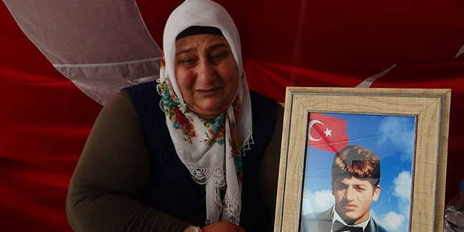 HDP önündeki ailelerin evlat nöbeti 711’inci gününde