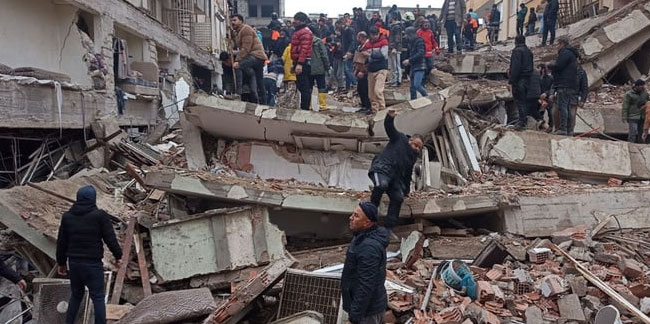 Türkiye'de deprem: İlk uluslararası yardım Azerbaycan'dan geldi