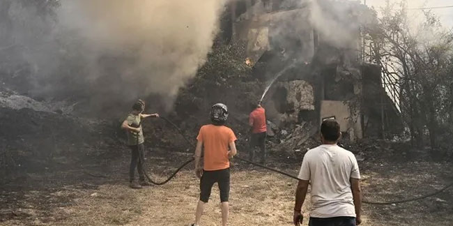 Yunanistan'da yangın felaketi: Bir kişi daha ölü bulundu