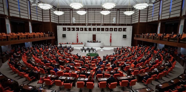 Tezkere Meclis'e sunuldu, Mehmetçik Azerbaycan'a gidiyor