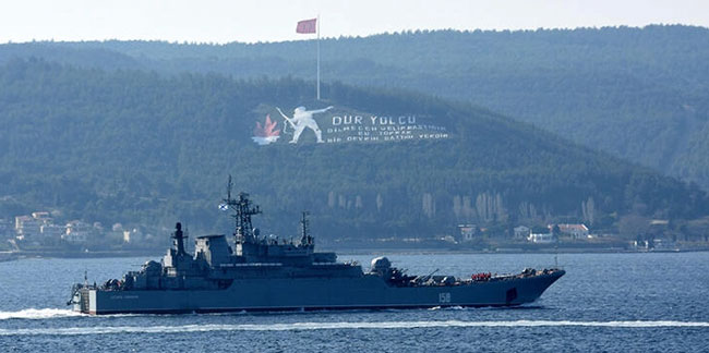 Rus savaş gemileri Çanakkale Boğazı’nda