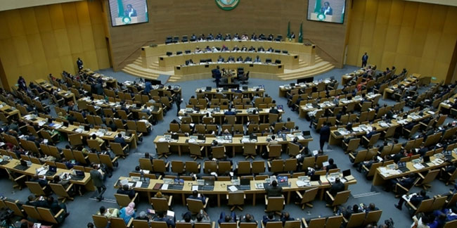 Afrika Birliği Mali'de 16 ay içinde seçim istedi
