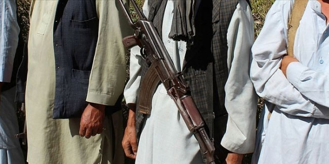 Afganistan'da 275 Taliban üyesi teslim oldu