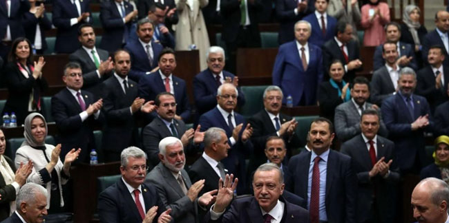Çift maaş alan AK Parti'li bürokratlara yenileri eklendi