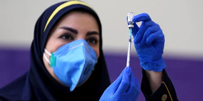 İran'ın yerli aşısı COVIRAN Bereket'in seri üretimine başlandı