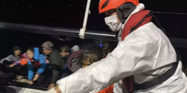 Yunanistan'ın ölüme terk ettiği 35 kaçak göçmen kurtarıldı