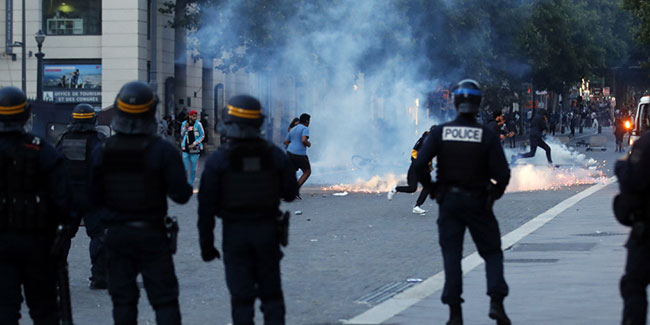 Fransa’daki protestolar şiddetini arttırdı