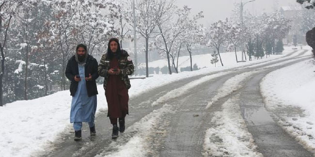 Afganistan'da 24 kişi donarak yaşamını yitirdi