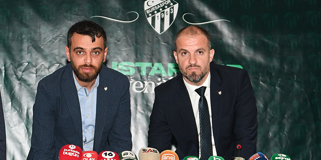 Mustafa Er, Bursaspor’la 3 yıllık resmi sözleşmeye imza attı