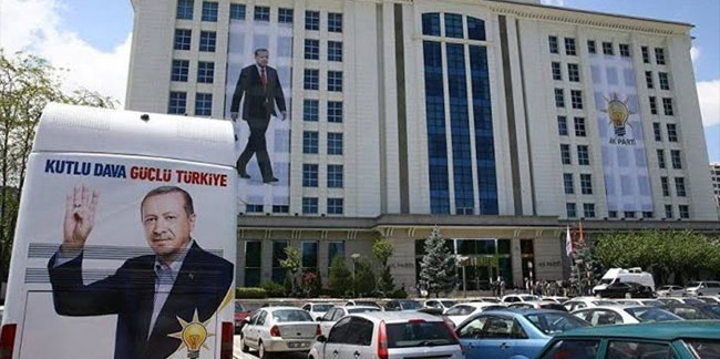 İbrahim Kahveci, AKP'deki çöküşü yazdı: Ne gerekiyorsa yapıyor!