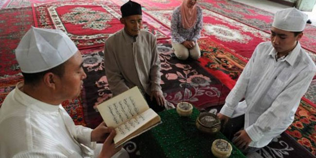Çin Kur'an-ı Kerim ve İncil'i değiştiriyor